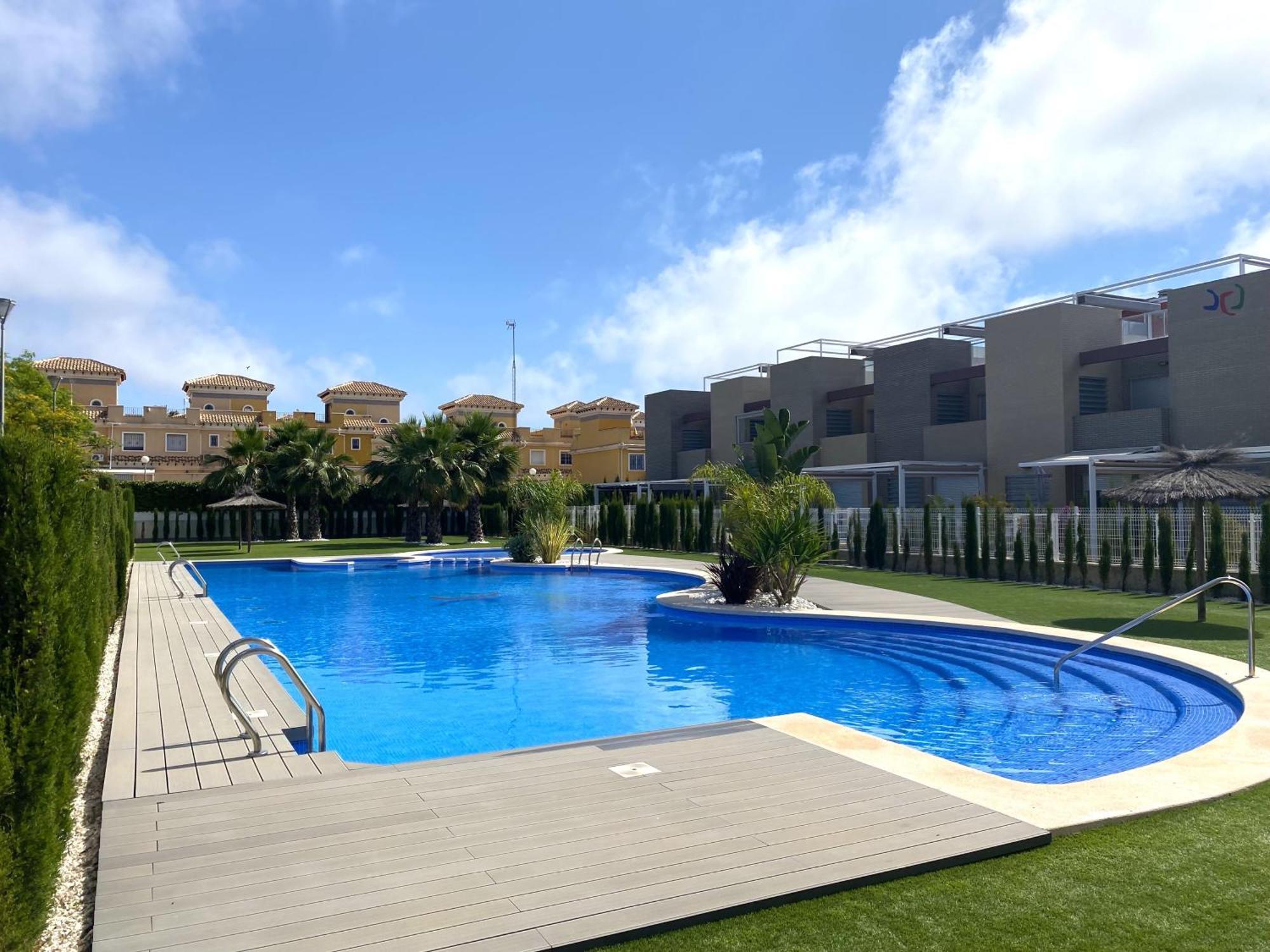 Magnifico Apartamento De Planta Alta La Isla Torrevieja Kültér fotó