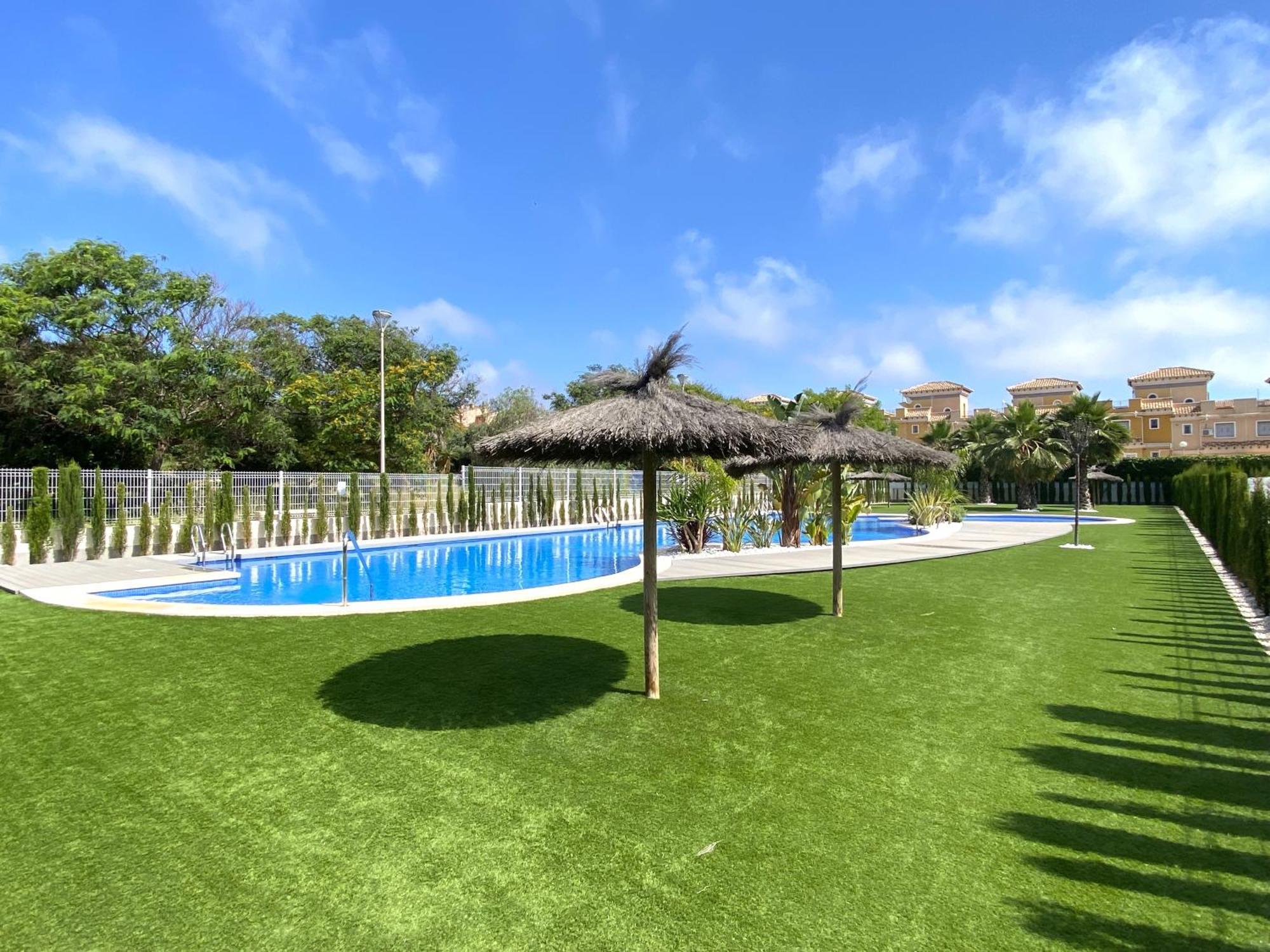 Magnifico Apartamento De Planta Alta La Isla Torrevieja Kültér fotó