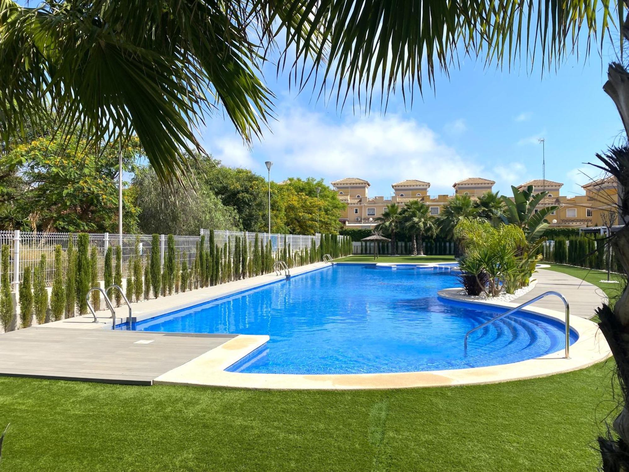 Magnifico Apartamento De Planta Alta La Isla Torrevieja Kültér fotó